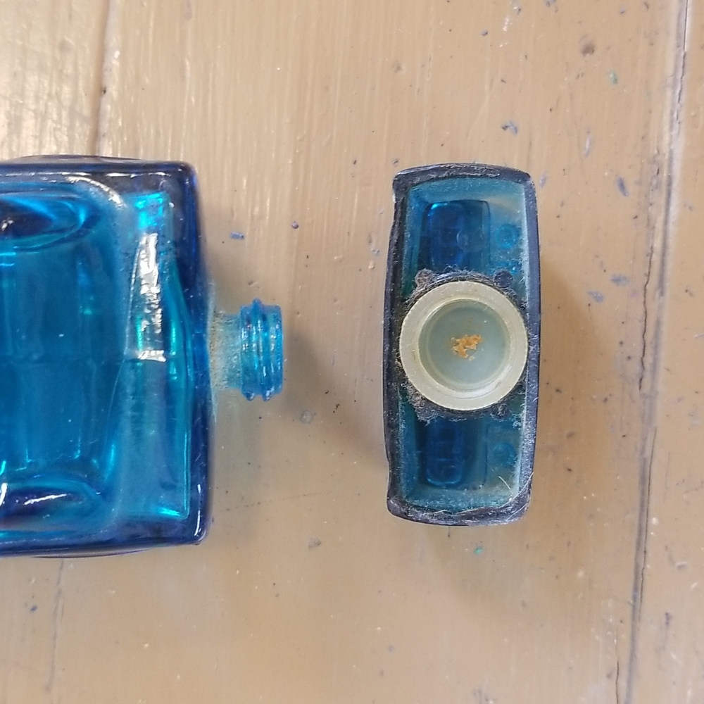 Vintage Avon 1964 Ford Mustang Blue Car Aftershave Bottle - Picture 10 of 12